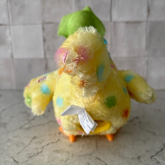 Hallmark Mama Hen Lays Eggs Sings Squawks Rare Tested Easter Animated - Video - Picture 3 of 14